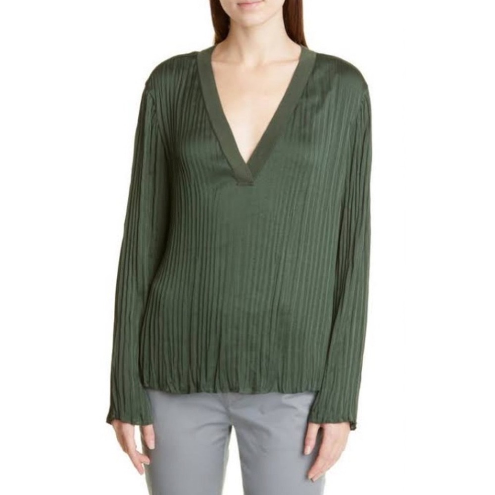 Vince Crushed Pleat V-Neck Top In Green Size M